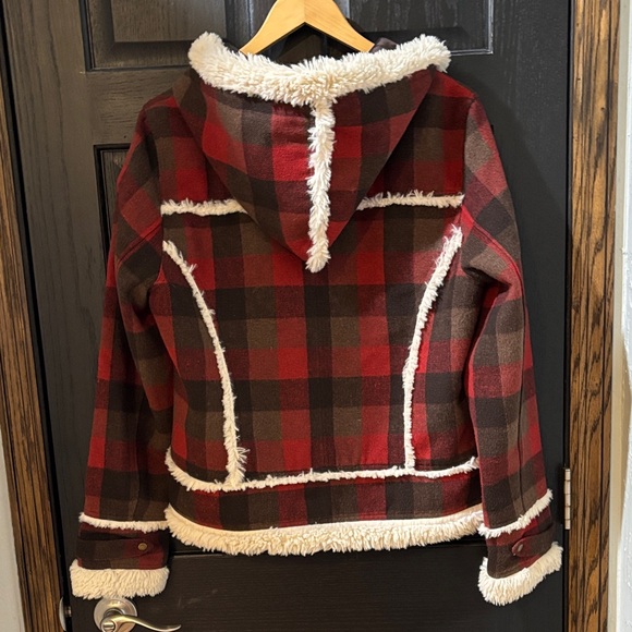 Stylish Plaid Pea Coat with Sherpa Trim - Picture 5 of 7